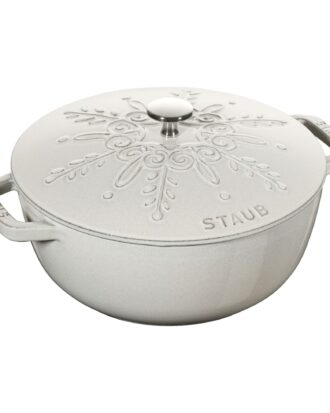 Staub cocotte snowflake